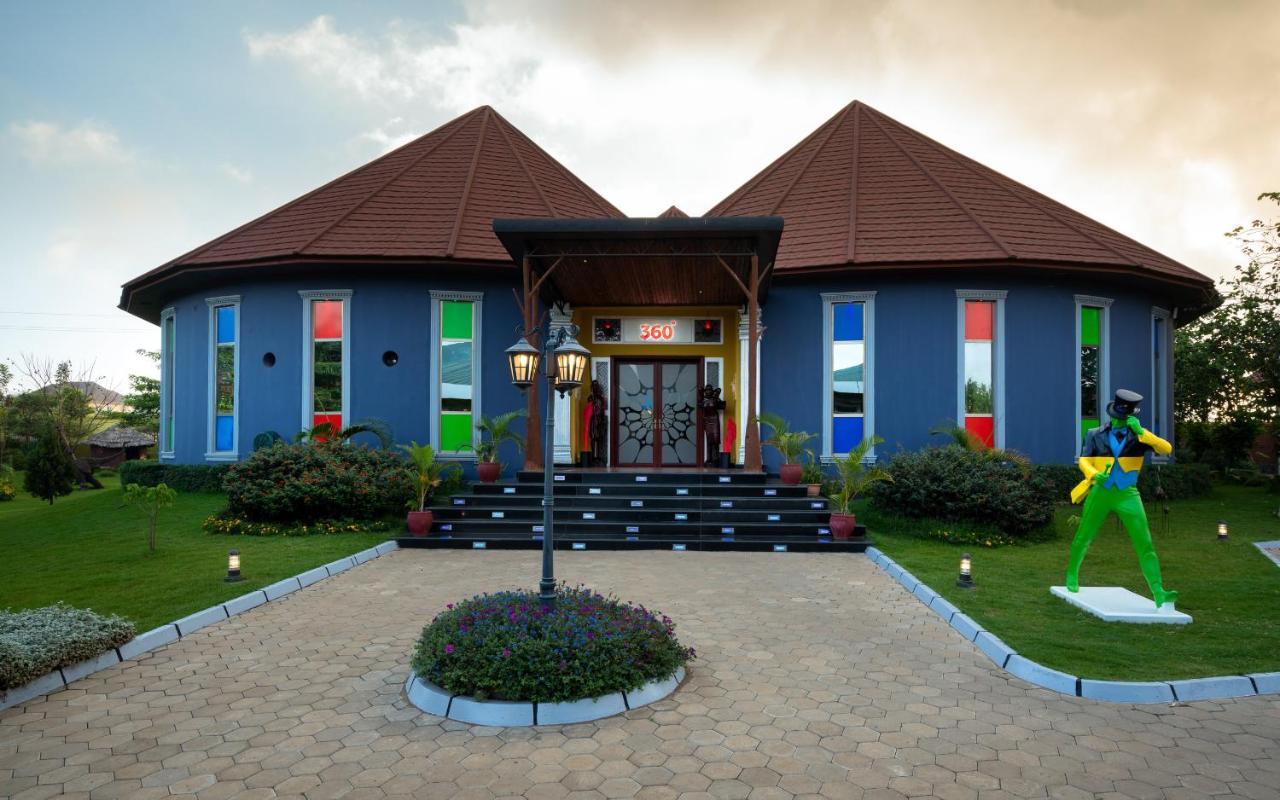 Fun Retreat Resort, Hotel And Ayurveda Spa Аруша Екстериор снимка